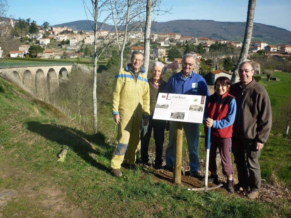 Pélussin : le sentier du Tacot inauguré