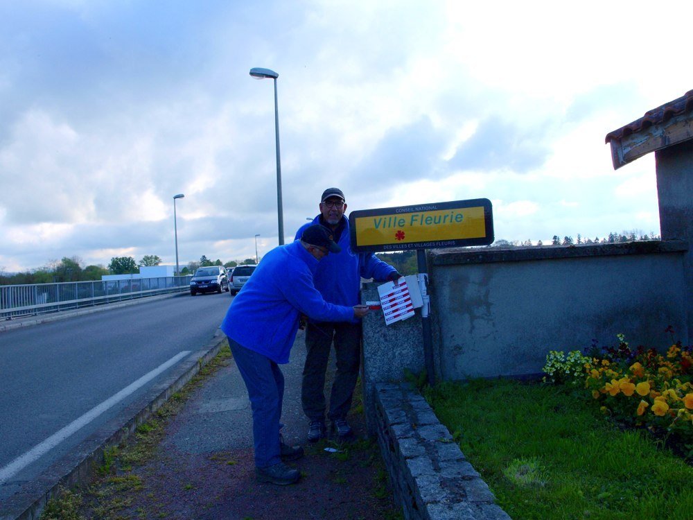 Premières balises sur le chemin de Montaigne...