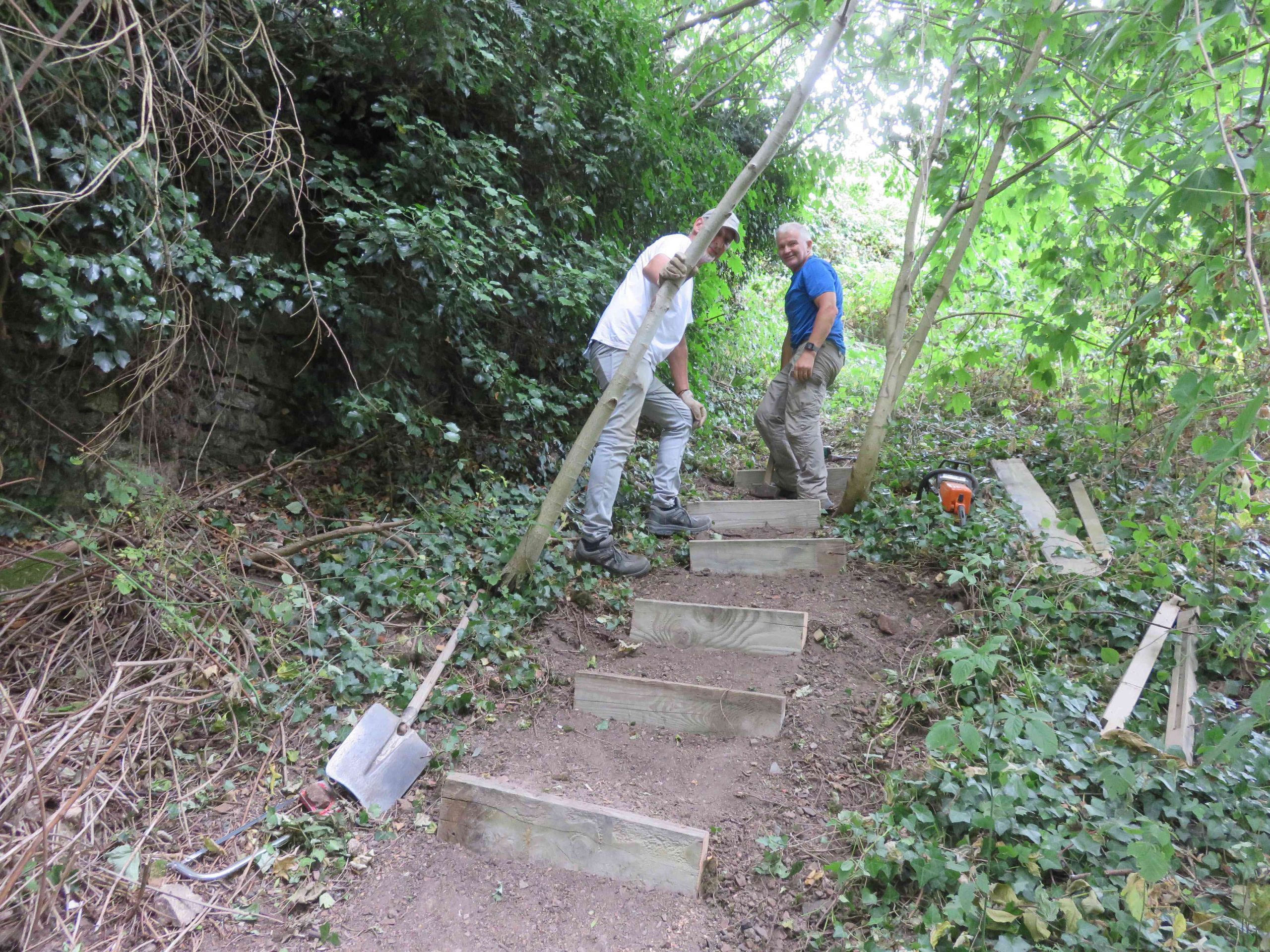 St-Haon-le-Châtel : un nouvel escalier sur le chemin des chèvres