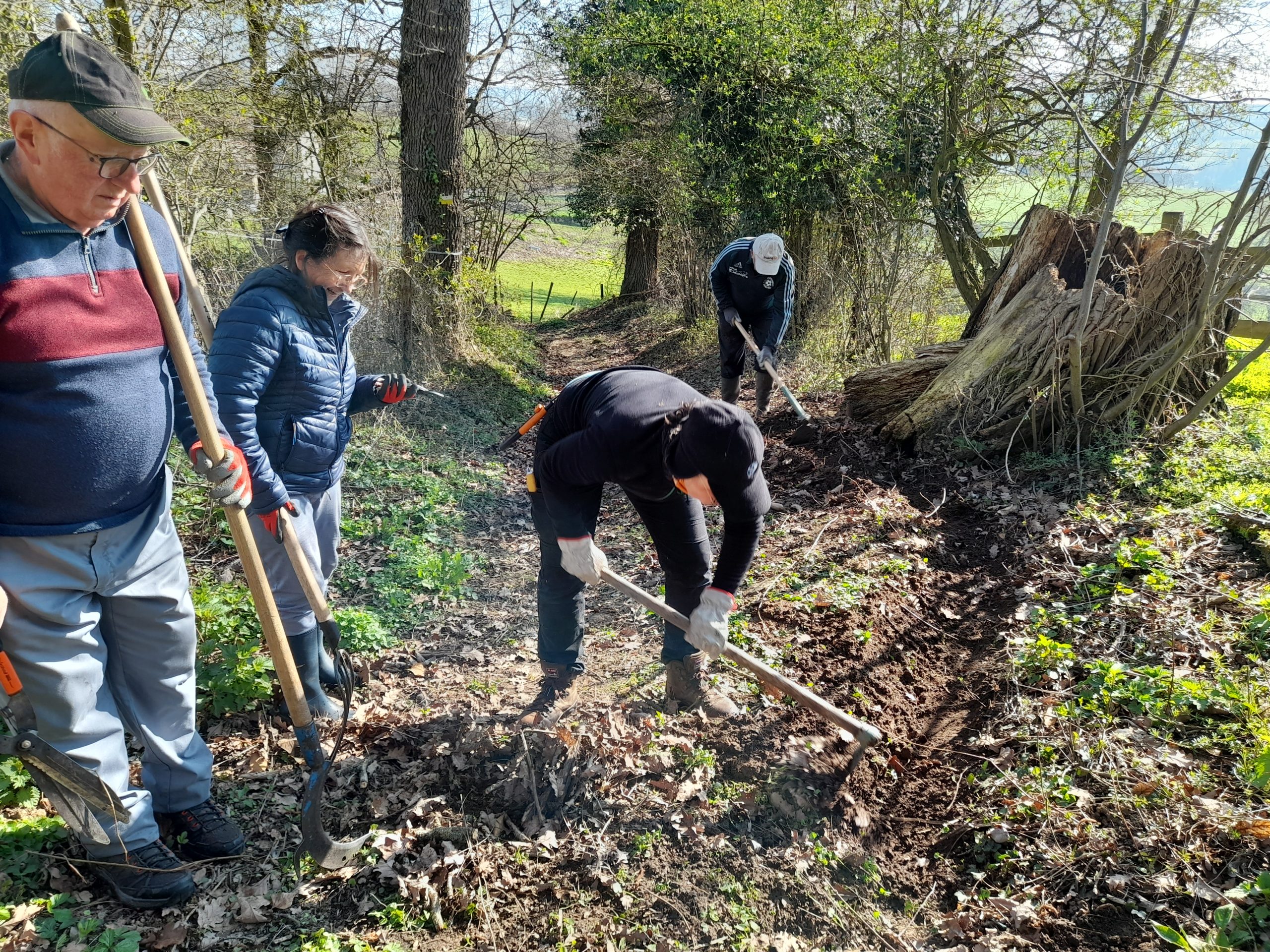 Les Trotte Menu entretiennent les sentiers